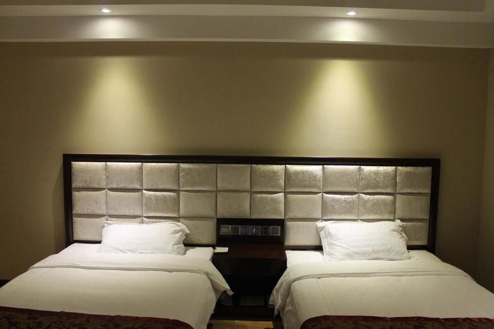 Weishi International Hotel Qing Zhou Eksteriør billede